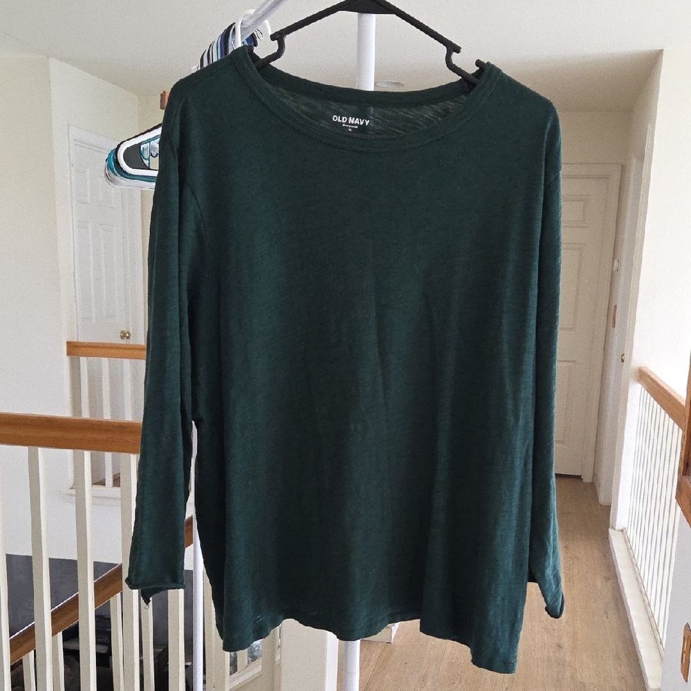 Old Navy Tee Size XL